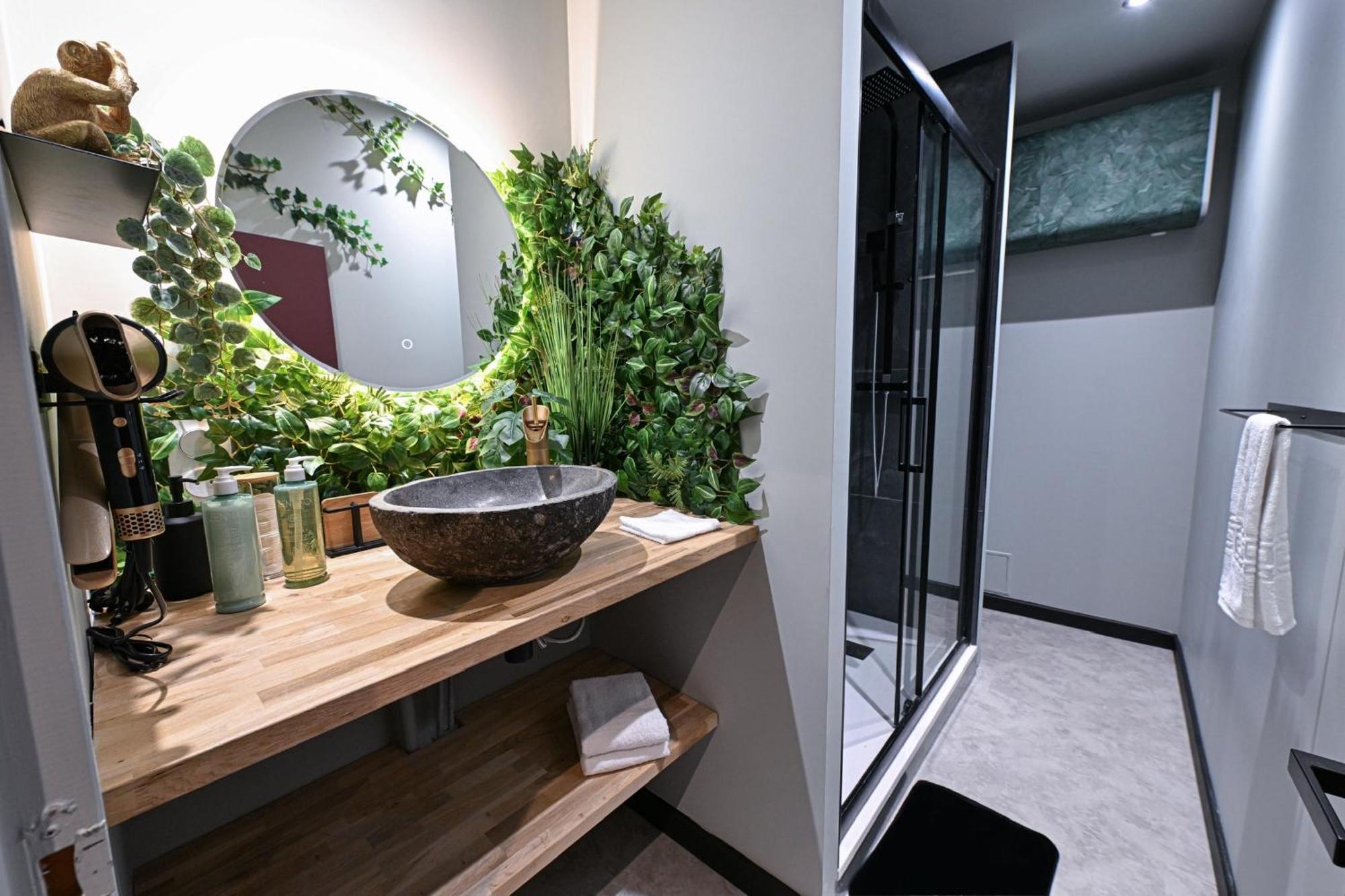 Secret Jungle - Love Room By Prim0 C0Nciergerie Royat Exterior photo
